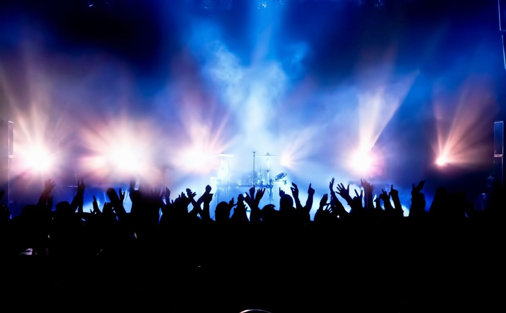 DJ consulting with couple